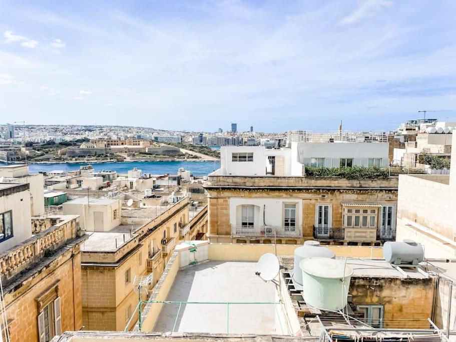 City Penthouse With Roof Terrace And Sea Views Valletta Exterior photo