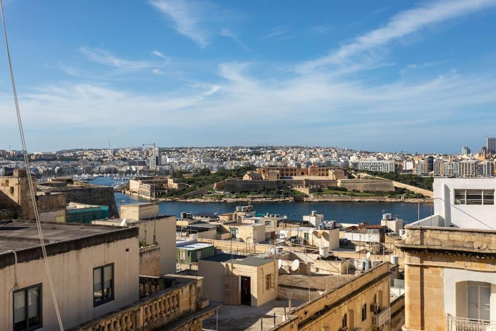 City Penthouse With Roof Terrace And Sea Views Valletta Exterior photo