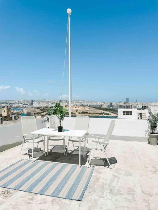 City Penthouse With Roof Terrace And Sea Views Valletta Exterior photo