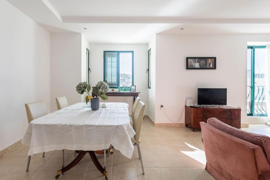 City Penthouse With Roof Terrace And Sea Views Valletta Exterior photo