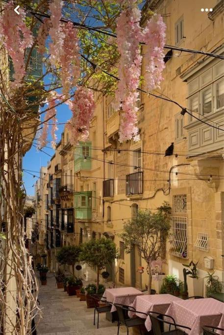 City Penthouse With Roof Terrace And Sea Views Valletta Exterior photo
