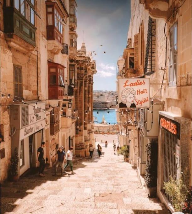 City Penthouse With Roof Terrace And Sea Views Valletta Exterior photo