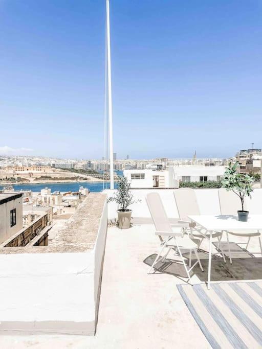 City Penthouse With Roof Terrace And Sea Views Valletta Exterior photo