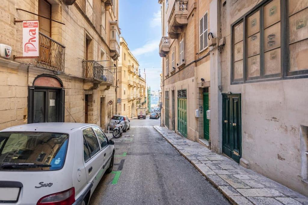 City Penthouse With Roof Terrace And Sea Views Valletta Exterior photo