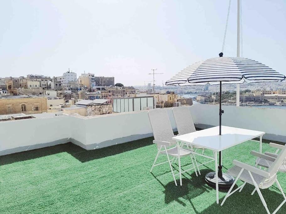 City Penthouse With Roof Terrace And Sea Views Valletta Exterior photo